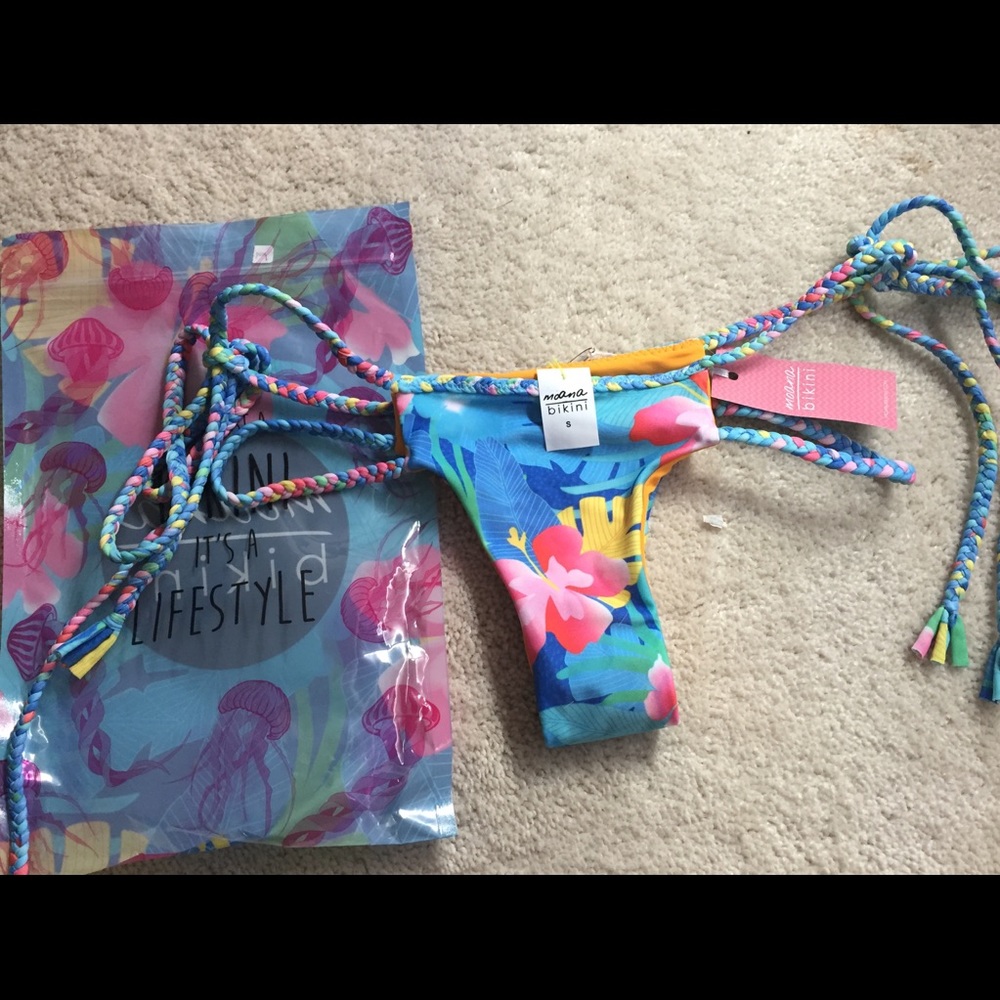 Moana BNWT Small Aloha Braided Bottoms